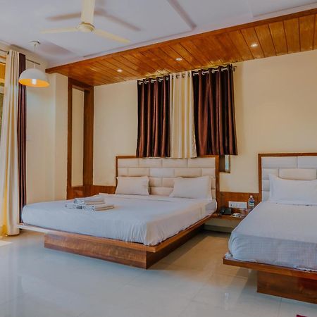 Hotel Oakwood มหาบาเลชวาร์ ภายนอก รูปภาพ