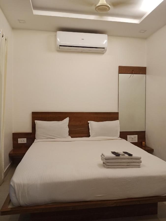 Hotel Oakwood มหาบาเลชวาร์ ภายนอก รูปภาพ