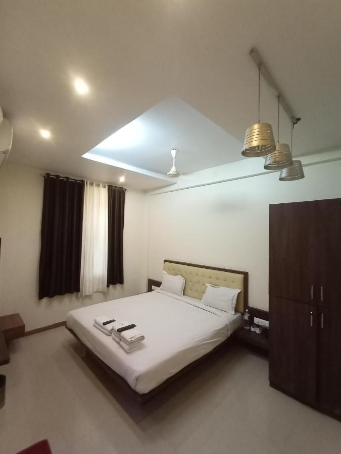 Hotel Oakwood มหาบาเลชวาร์ ภายนอก รูปภาพ