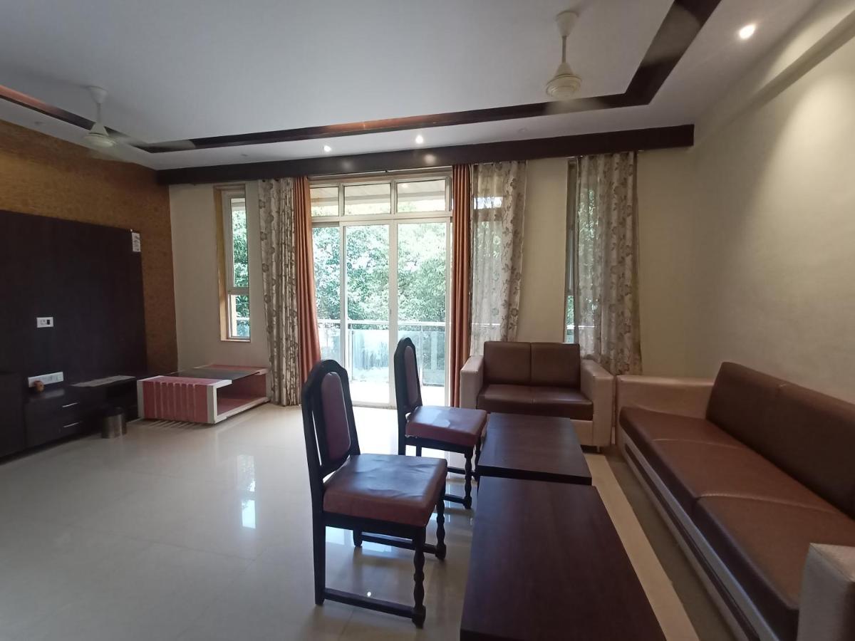 Hotel Oakwood มหาบาเลชวาร์ ภายนอก รูปภาพ