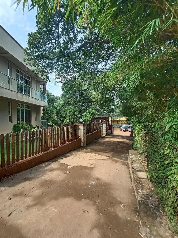 Hotel Oakwood มหาบาเลชวาร์ ภายนอก รูปภาพ