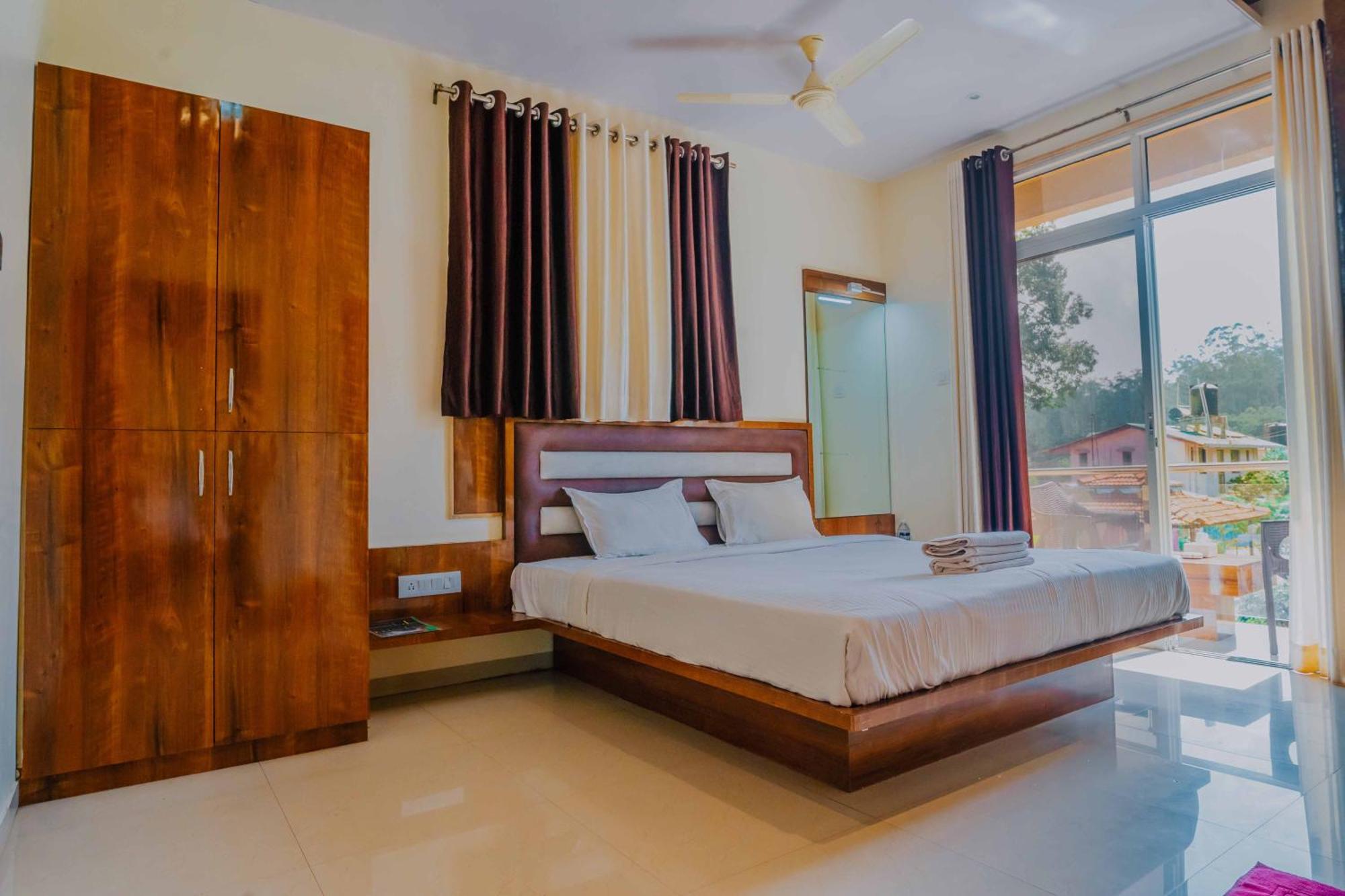 Hotel Oakwood มหาบาเลชวาร์ ห้อง รูปภาพ